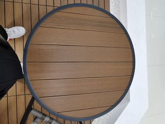 إعادة تعريف المعيشة في الهواء الطلق: كراسي حديقة WPC Premium