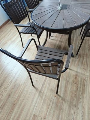 إعادة تعريف المعيشة في الهواء الطلق: كراسي حديقة WPC Premium