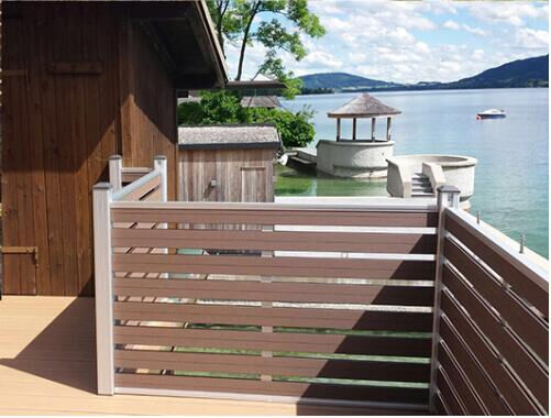 لوحة سياج WPC مخفية لحدود المنزل الحديث