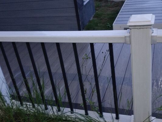 سياج WPC المعاد تدويره بيئيًا ضد النمل الأبيض لحدود المزرعة